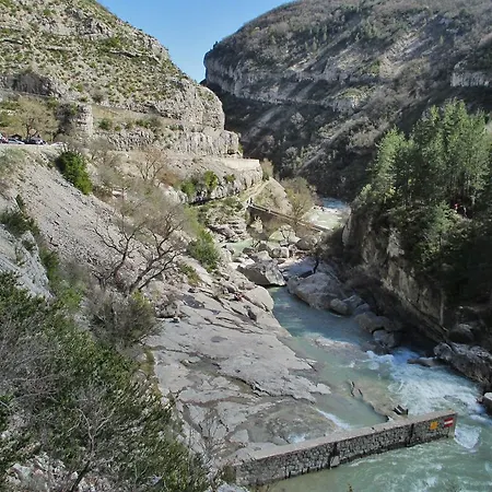 Entre Sisteron Et Gorges De La Meouge 